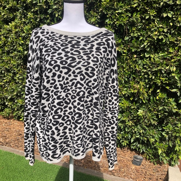 Forever 21 Sweaters - Forever 21 Grey & Black Cheetah Print Sweater